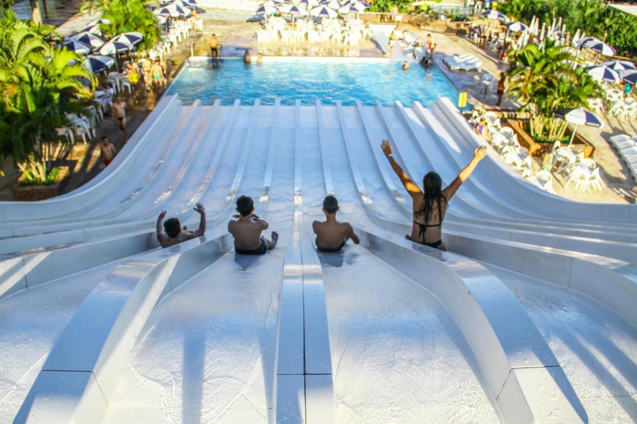 Villas Diroma Com Um Dia No Acqua Park, Splash E Slide 卡达斯诺瓦斯 外观 照片